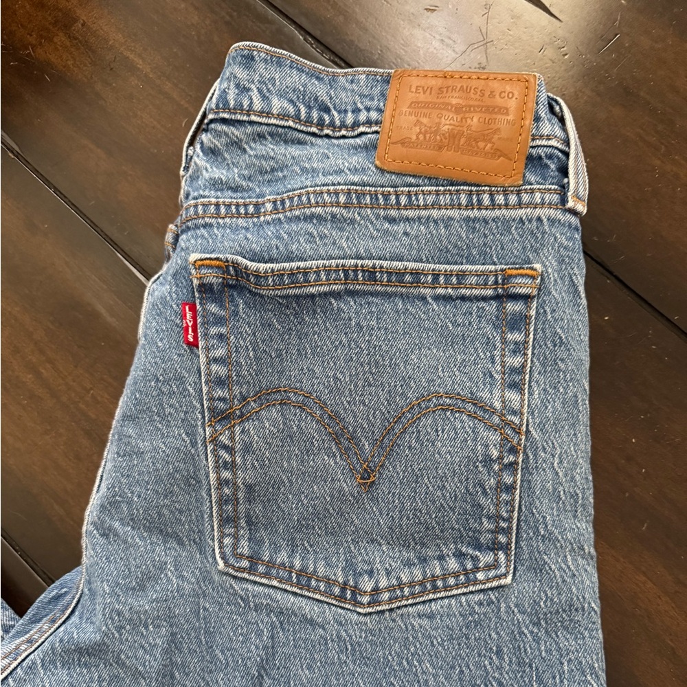 Women’s Levi wedgie straight 30